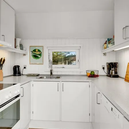 Udder - 1-3km From The Sea By Interhome *