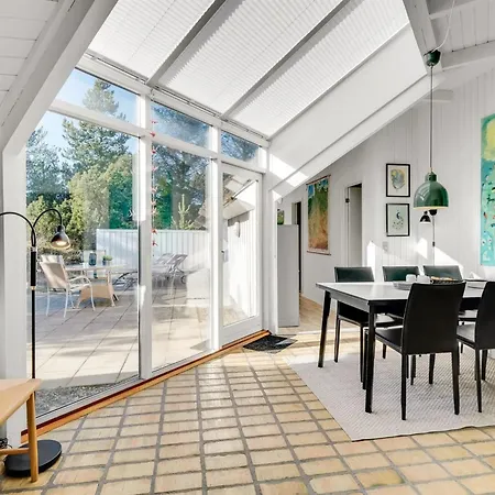 Udder - 1-3km From The Sea By Interhome *